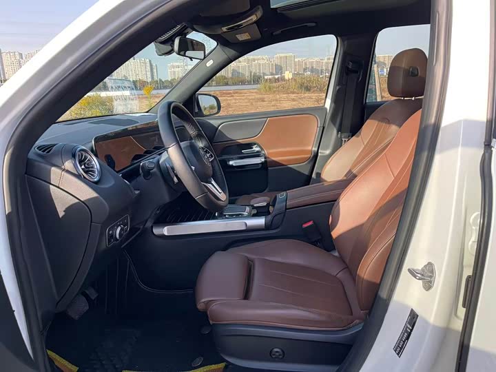 Фото 11 - Mercedes-Benz GLB-Class