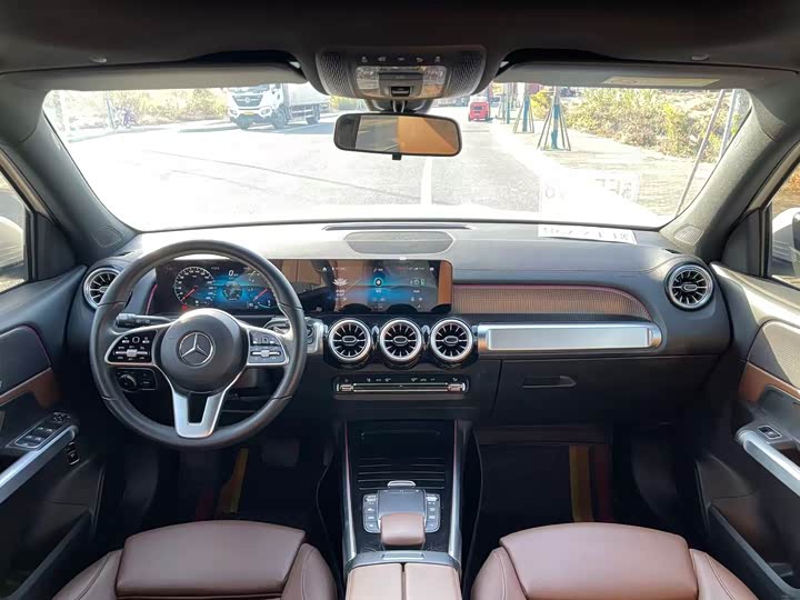 Фото 15 - Mercedes-Benz GLB-Class