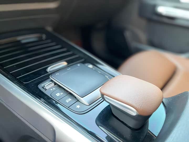 Фото 18 - Mercedes-Benz GLB-Class