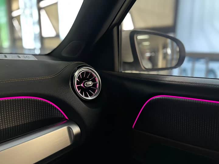 Фото 21 - Mercedes-Benz GLB-Class