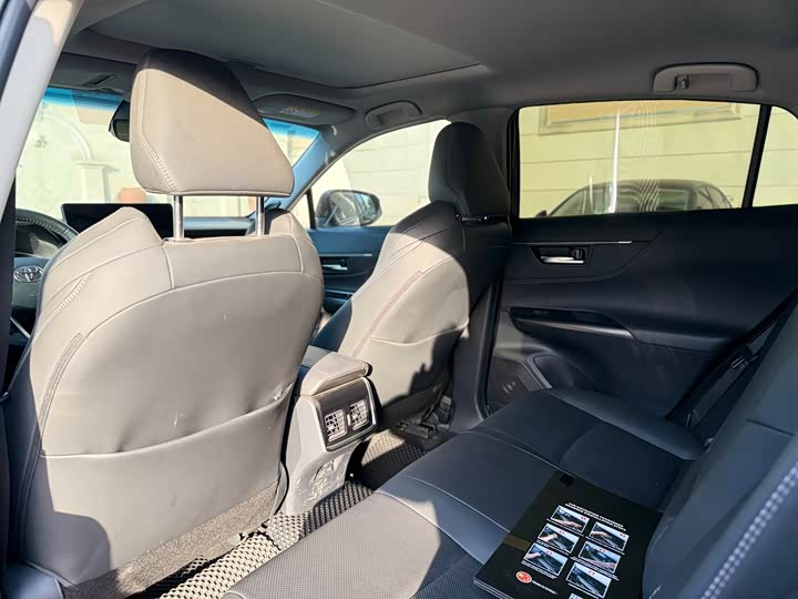 Фото 10 - Toyota Venza