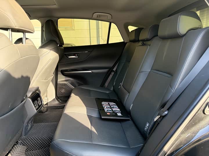 Фото 11 - Toyota Venza