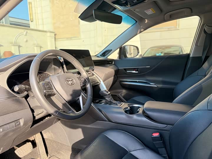 Фото 8 - Toyota Venza