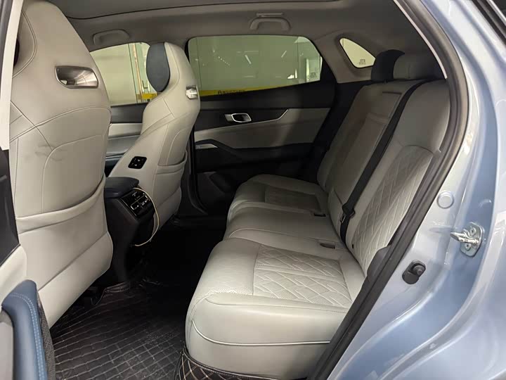 Фото 8 - Changan UNI-K Hybrid