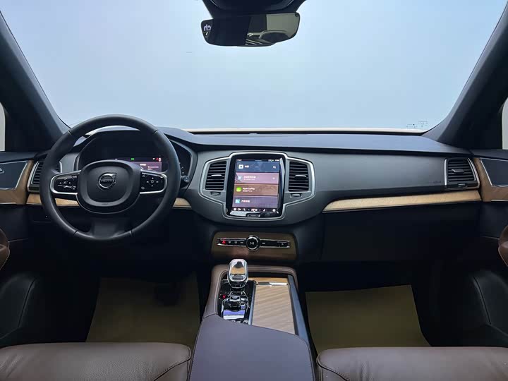 Фото 11 - Volvo XC90