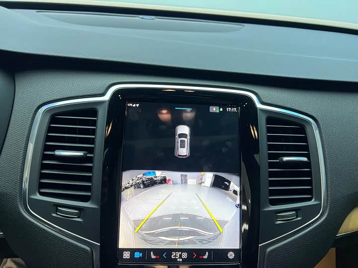 Фото 15 - Volvo XC90