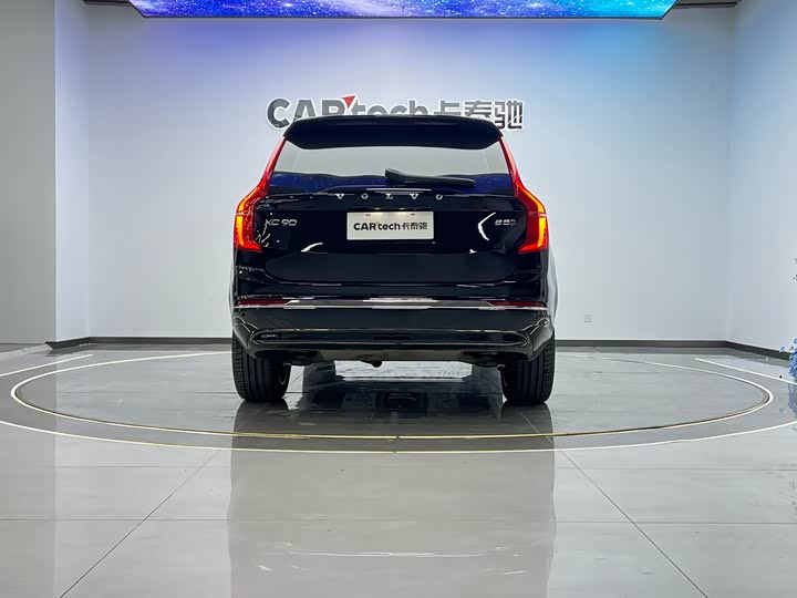Фото 21 - Volvo XC90