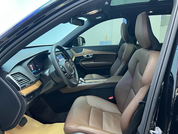 Фото 3 - Volvo XC90