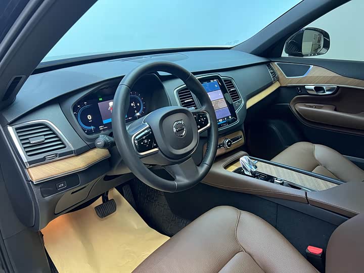 Фото 4 - Volvo XC90