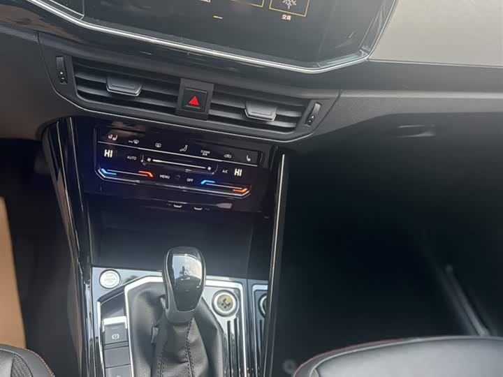 Фото 15 - Volkswagen Tayron