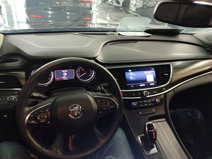 Фото 10 - Buick LaCrosse