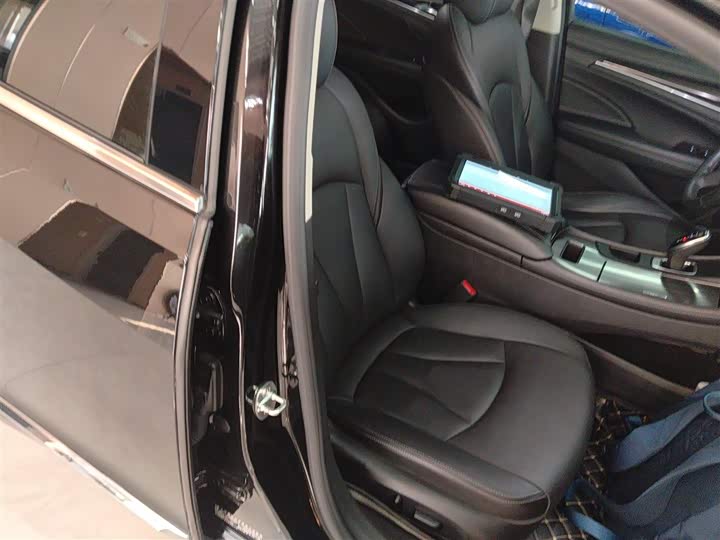 Фото 25 - Buick LaCrosse