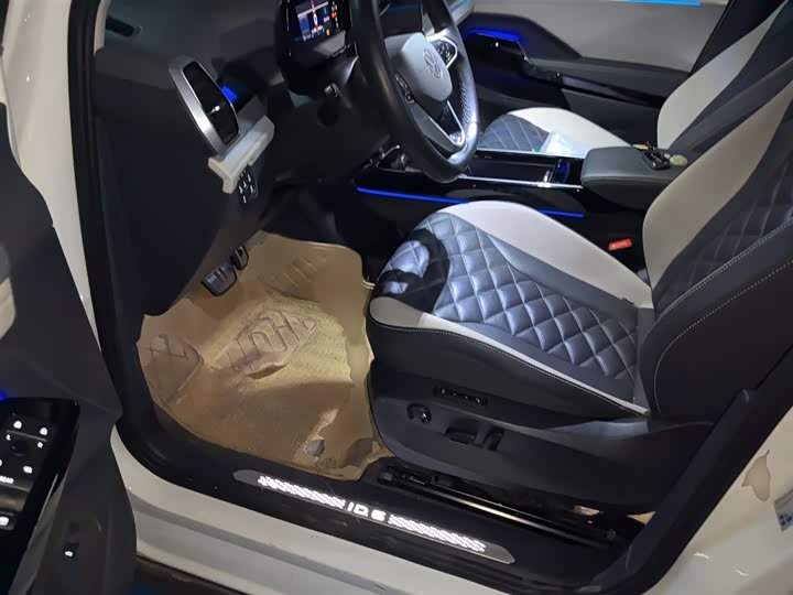 Фото 13 - Volkswagen ID.6 Crozz