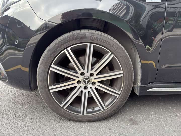 Фото 15 - Mercedes-Benz V-Class