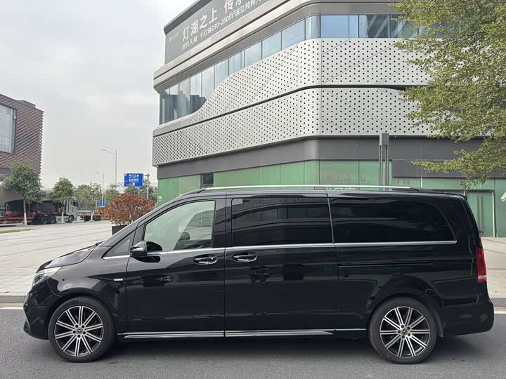 Фото 3 - Mercedes-Benz V-Class