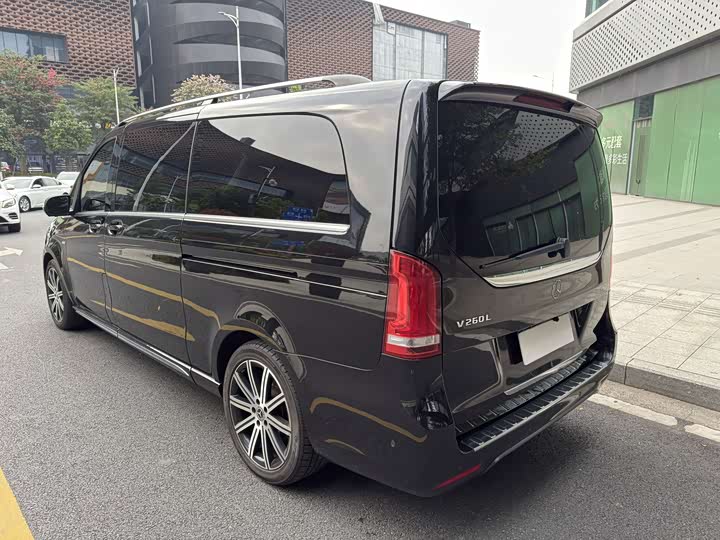 Фото 5 - Mercedes-Benz V-Class