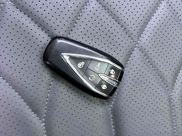 Фото 13 - Changan UNI-Z Hybrid