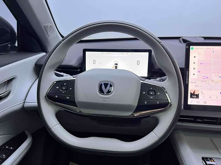 Фото 14 - Changan UNI-Z Hybrid