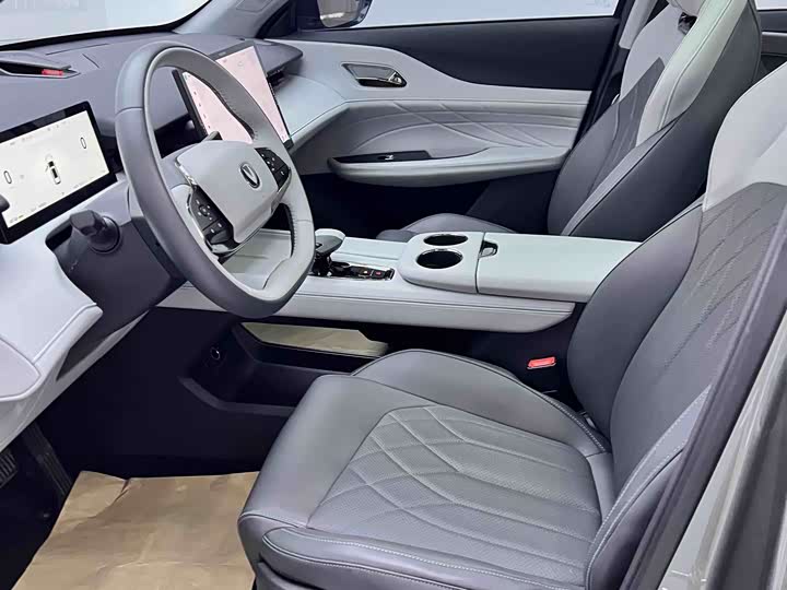 Фото 17 - Changan UNI-Z Hybrid