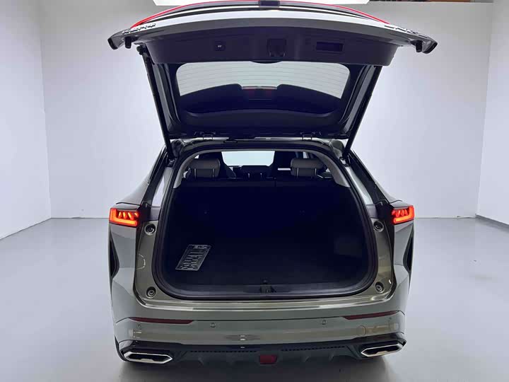 Фото 20 - Changan UNI-Z Hybrid