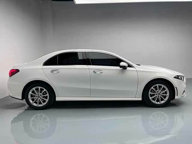 Фото 16 - Mercedes-Benz A-Class