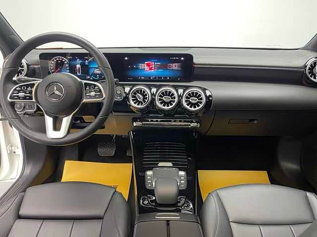 Фото 9 - Mercedes-Benz A-Class
