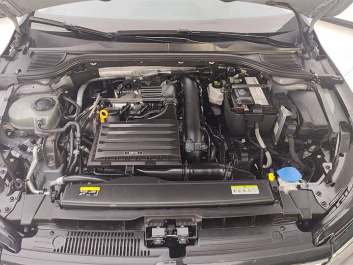 Фото 10 - Volkswagen Golf