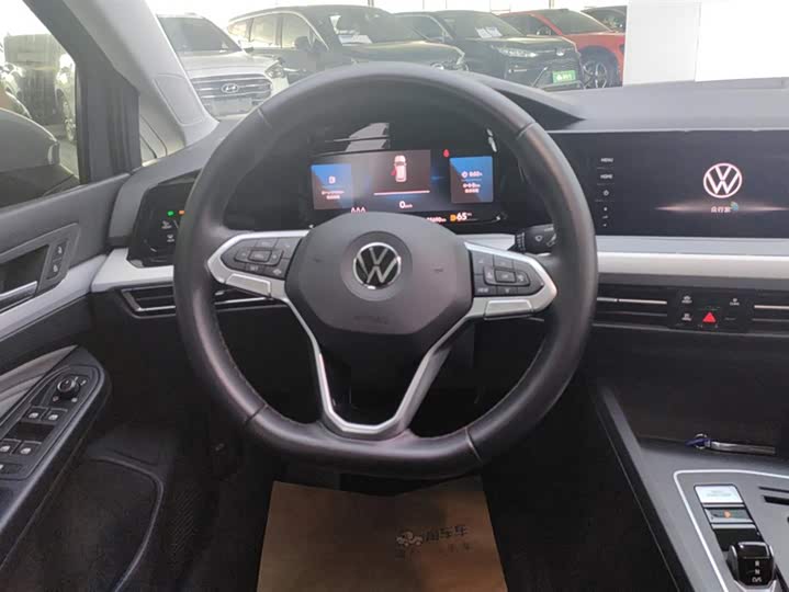 Фото 15 - Volkswagen Golf