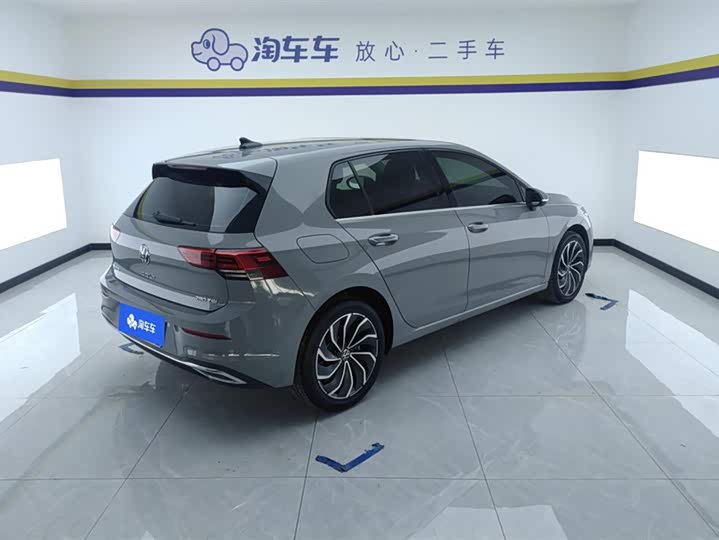 Фото 3 - Volkswagen Golf