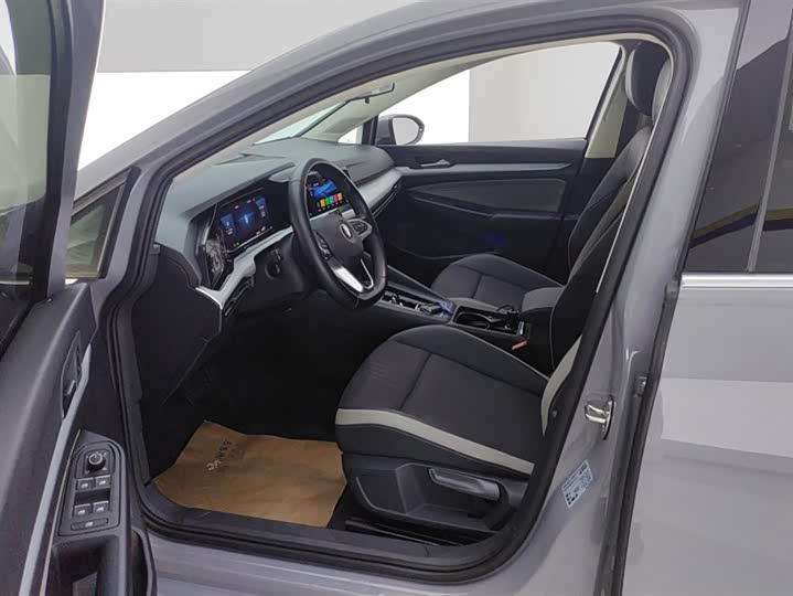 Фото 9 - Volkswagen Golf