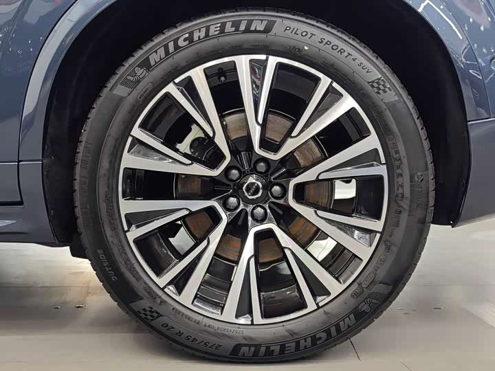 Фото 21 - Volvo XC90 Hybrid