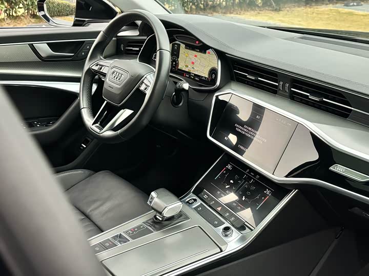 Фото 14 - Audi A6L