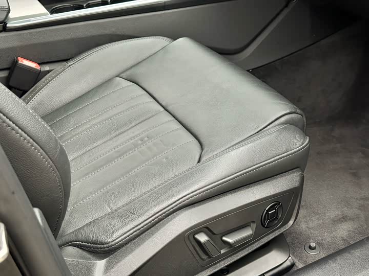 Фото 16 - Audi A6L