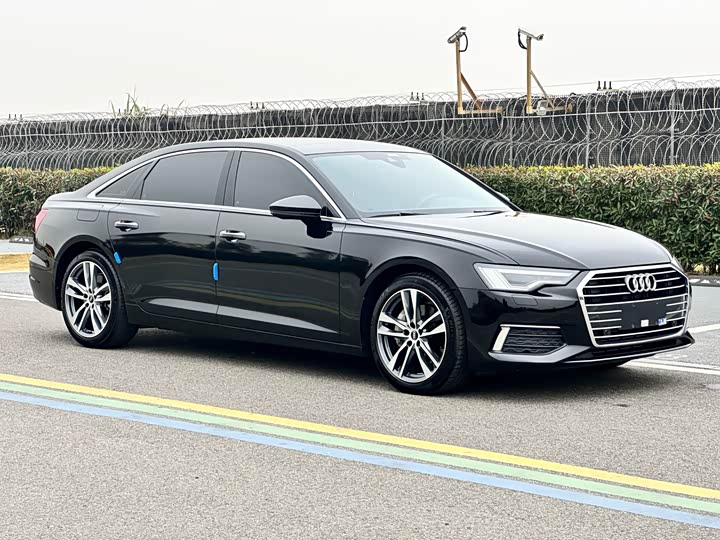 Фото 3 - Audi A6L