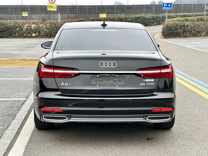Фото 6 - Audi A6L