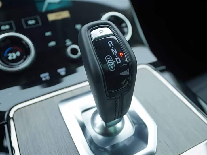 Фото 9 - Land Rover Range Rover Evoque L