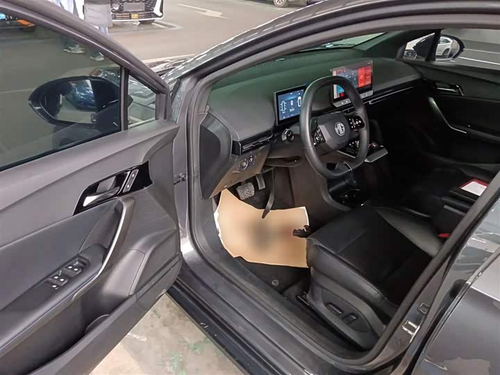 Фото 16 - MG Motor 4 EV