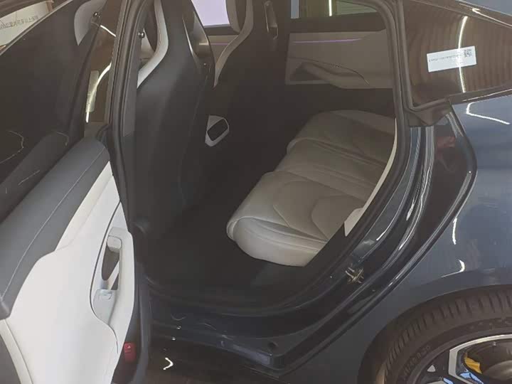 Фото 3 - Xiaomi SU7