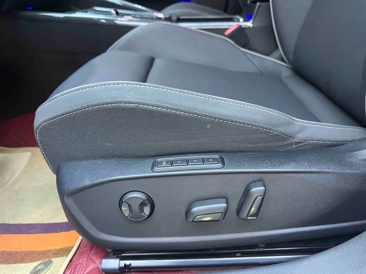 Фото 17 - Volkswagen Golf