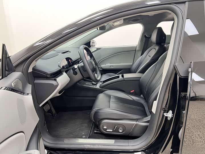 Фото 13 - Zeekr 007