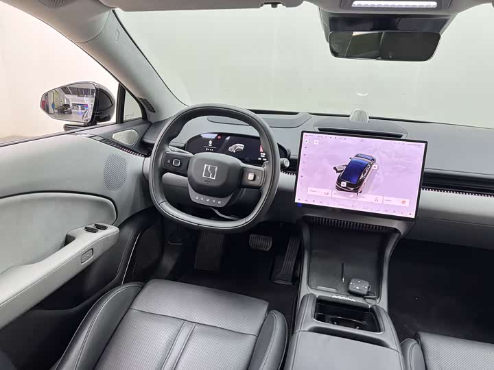 Фото 16 - Zeekr 007