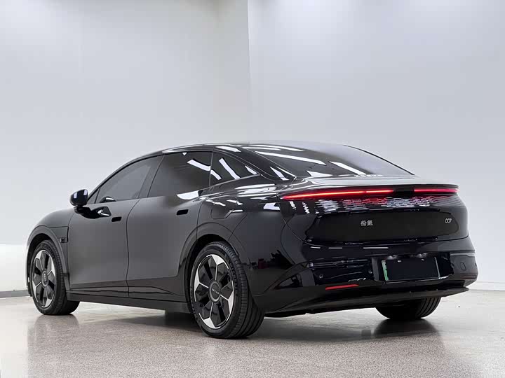 Фото 6 - Zeekr 007