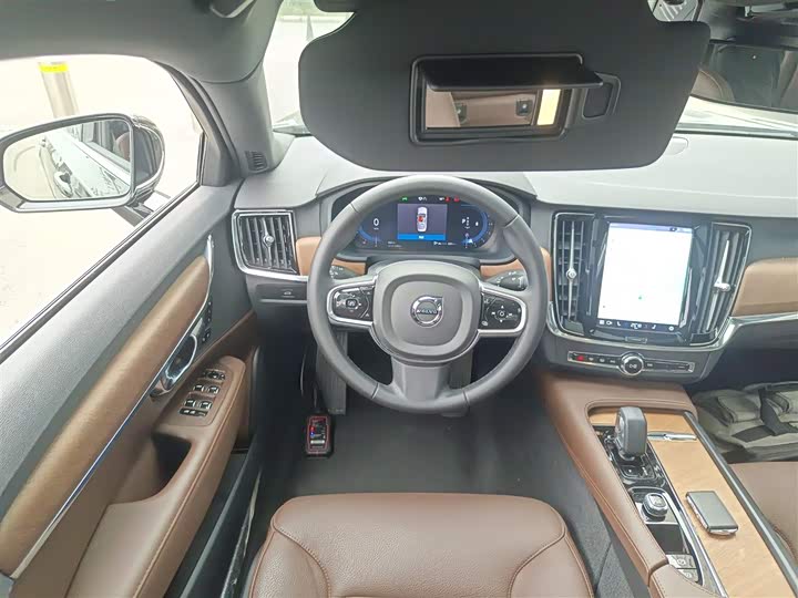 Фото 11 - Volvo S90