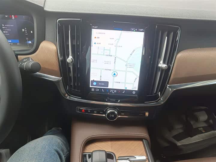 Фото 13 - Volvo S90