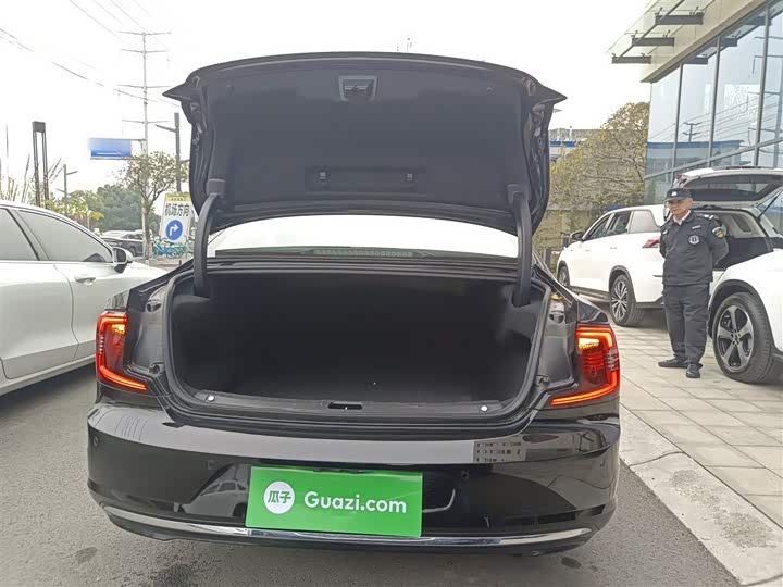 Фото 19 - Volvo S90