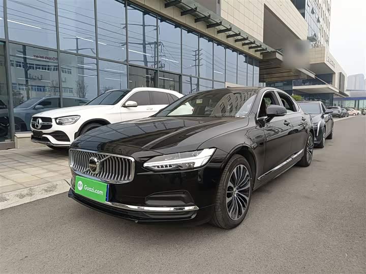 Фото 2 - Volvo S90
