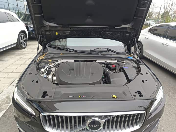 Фото 20 - Volvo S90