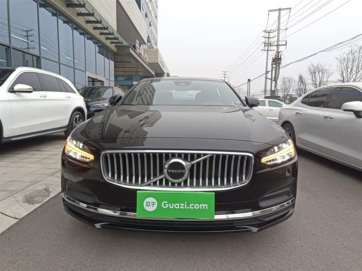 Фото 3 - Volvo S90