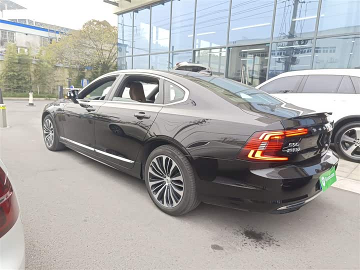 Фото 5 - Volvo S90