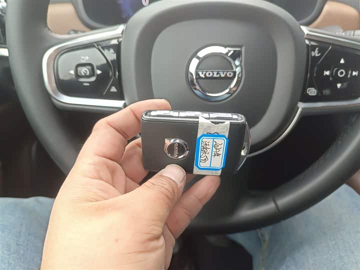 Фото 9 - Volvo S90